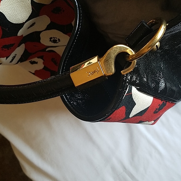 YSL Poppy Hobo Bag - Picture 14 of 16